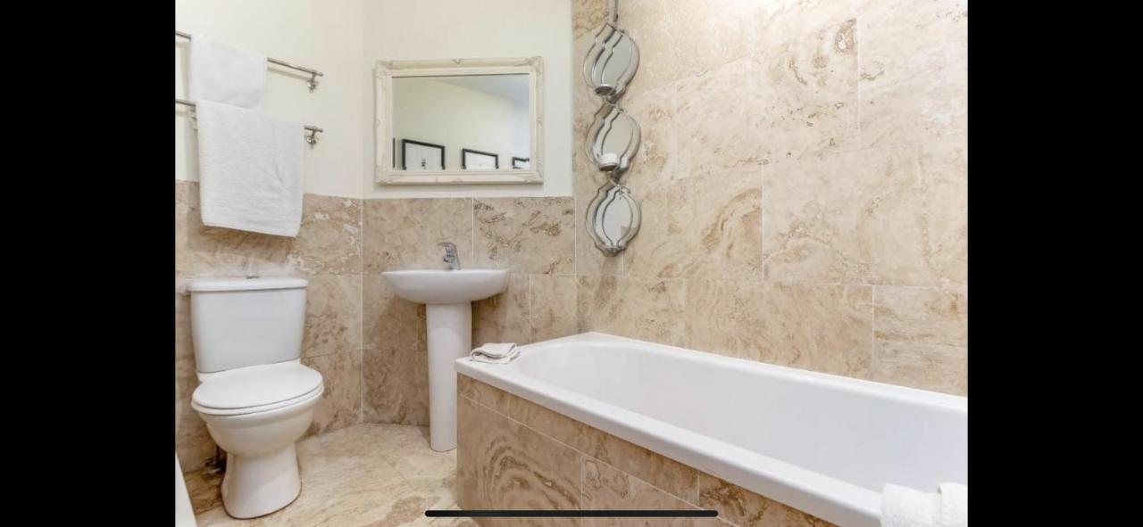هاروغايت Private Apartment - 3 Bedrooms المظهر الخارجي الصورة